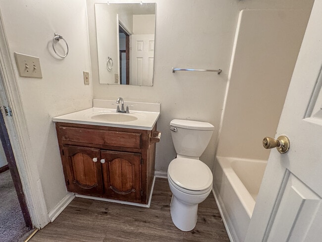 Building Photo - Charming 3 Bedroom, 1.5 Bathroom Townhome in Kempsville