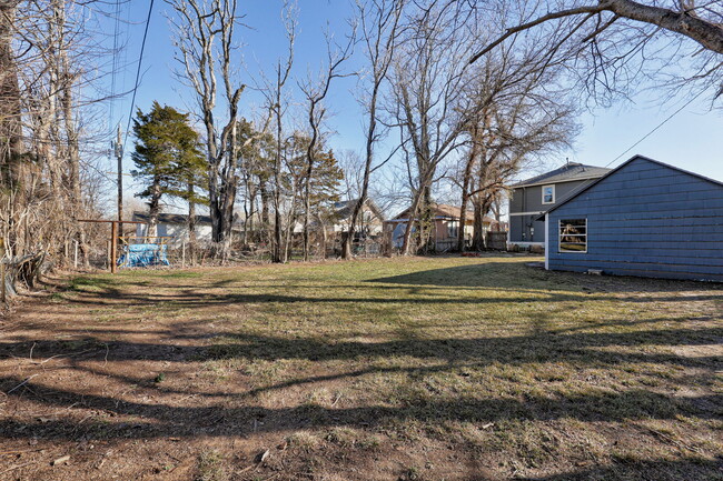 Building Photo - 916 Classen Blvd