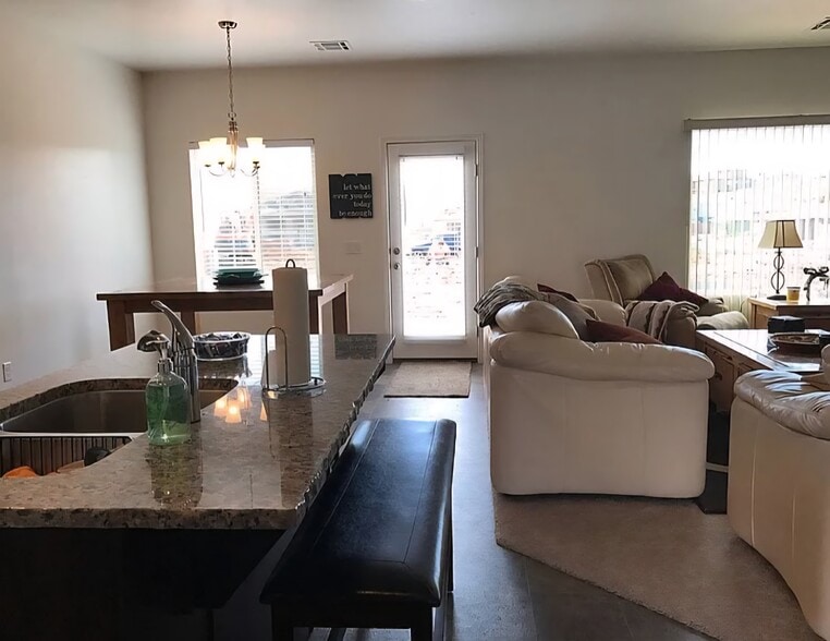 Building Photo - 3664 E Altair Way