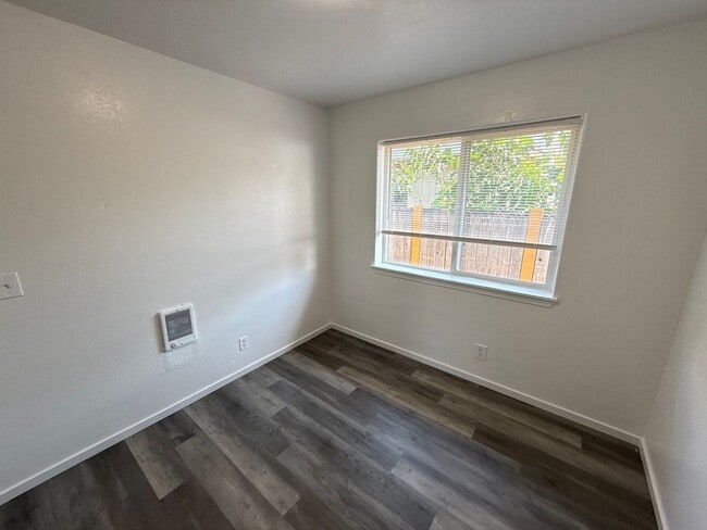Building Photo - 1265 Poplar St