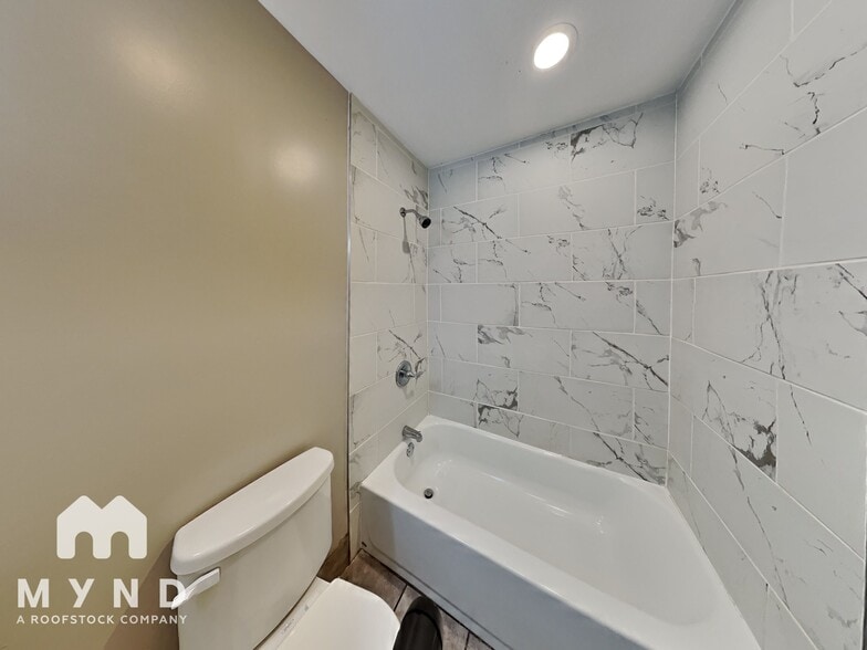 Building Photo - 1701 Cardinal Dr