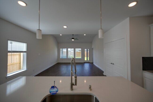 Building Photo - 32511 Midsummer Dr
