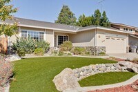 Building Photo - Gorgeous Three Bedroom Two Bathroom in San...