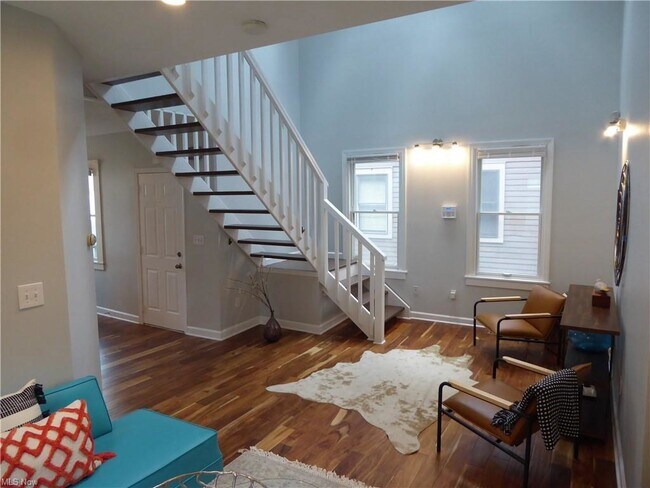 Primary Photo - 2467 W 11th St