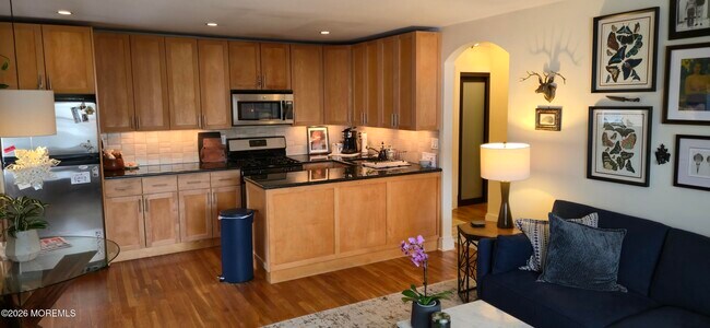 Building Photo - 301 Sixth Ave