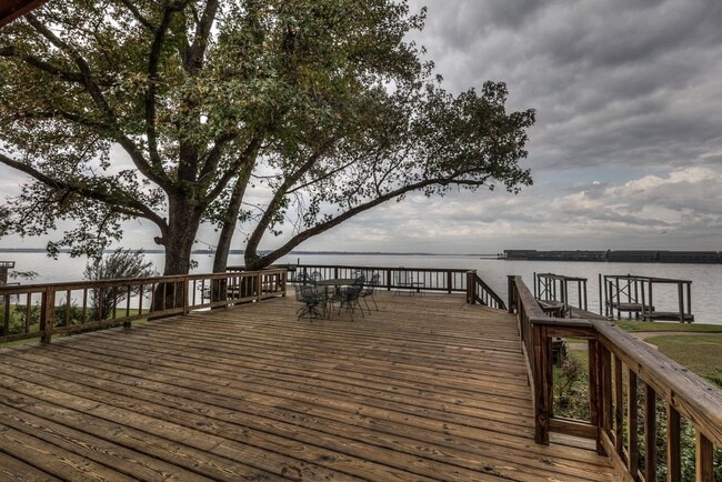 Building Photo - 10725 Joann St