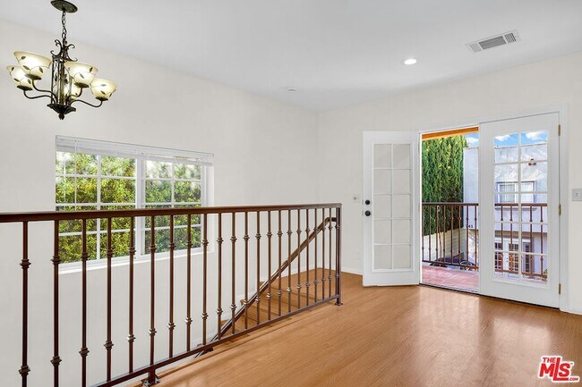 Building Photo - 743 N Las Palmas Ave