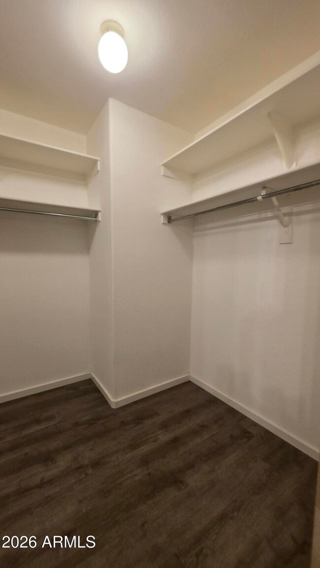 Building Photo - 42065 W Hillman Dr