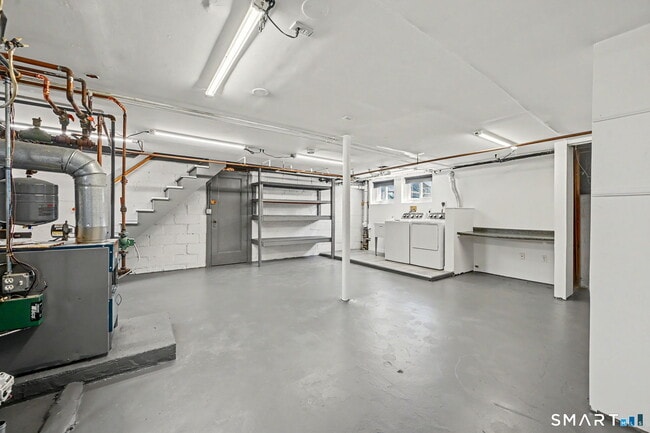 Building Photo - 15 Whitmore Ln