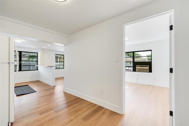 Building Photo - 1610 NW 33rd Ave