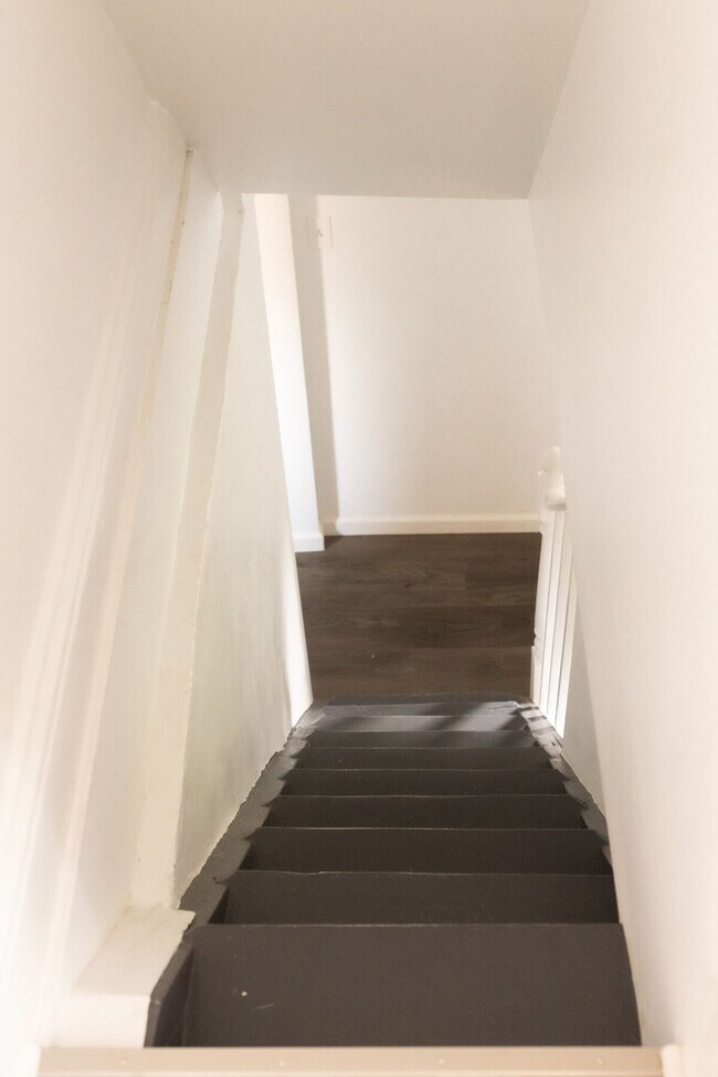 Building Photo - 2919 Elm St