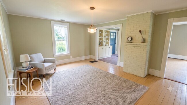 Building Photo - Charming 1850s Farmhouse with Modern Upgrades in Shelburne