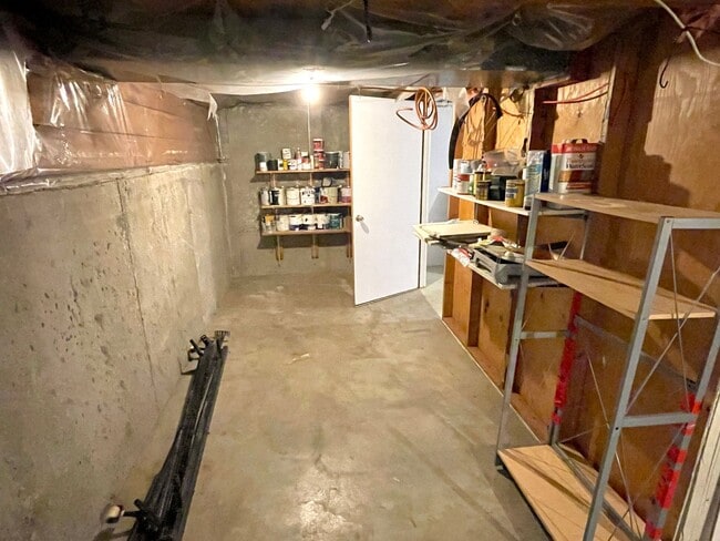 Building Photo - CURFN01