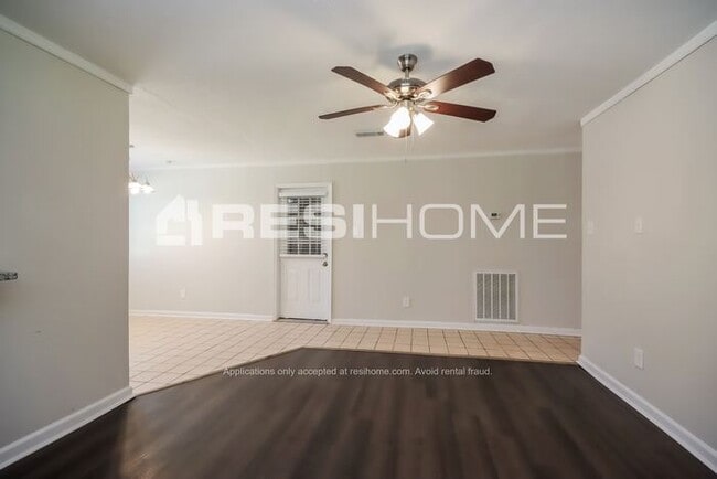 Building Photo - 7127 Kings Dr