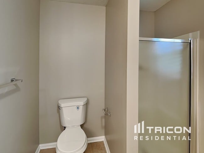 Building Photo - 5922 Graywood Cir SE