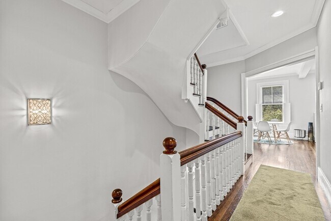 Building Photo - 65 Church St