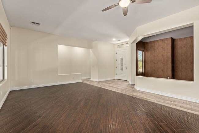 Building Photo - 3 Bedroom with Den in Chandler