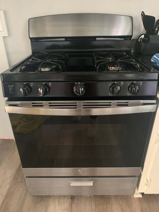 Building Photo - 96 Seaview Terrace