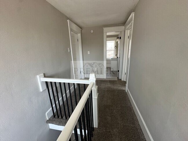 Building Photo - 184 W North St