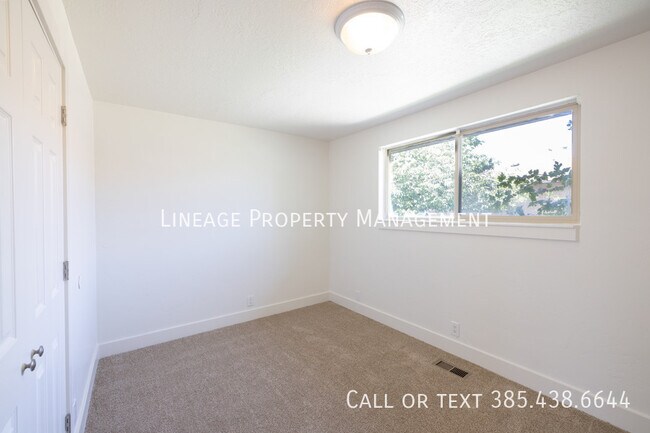 Building Photo - 1223 Emery-B