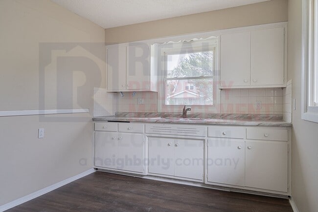 Building Photo - 1522 E 172nd St
