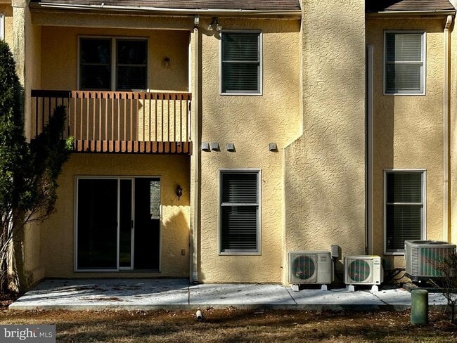 Building Photo - 18 Dundee Mews