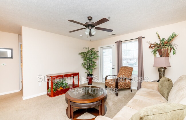 Building Photo - 201 Stonebench Cir