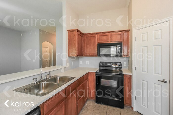 Building Photo - 4416 Applegate Dr