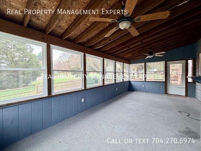 Building Photo - 9315 Pebble Creek Way