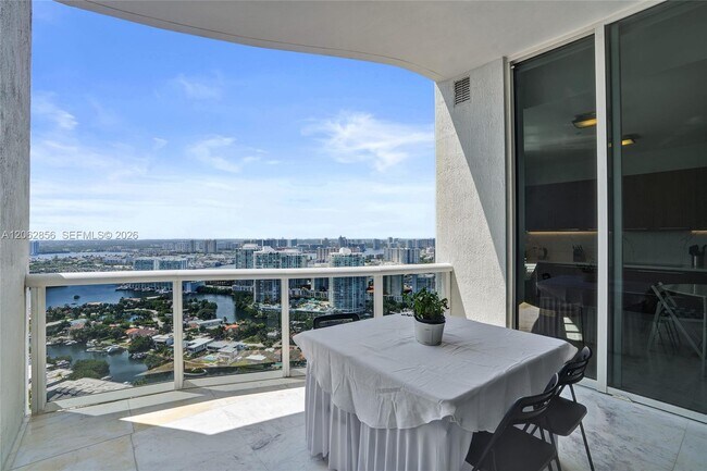 Building Photo - 16001 Collins Ave