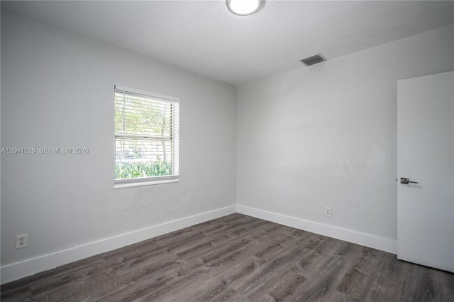 Building Photo - 1691 NE 143rd St