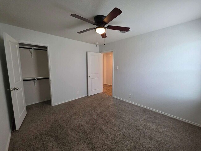 Building Photo - Ready Now – Freshly Painted & Move-In Ready!