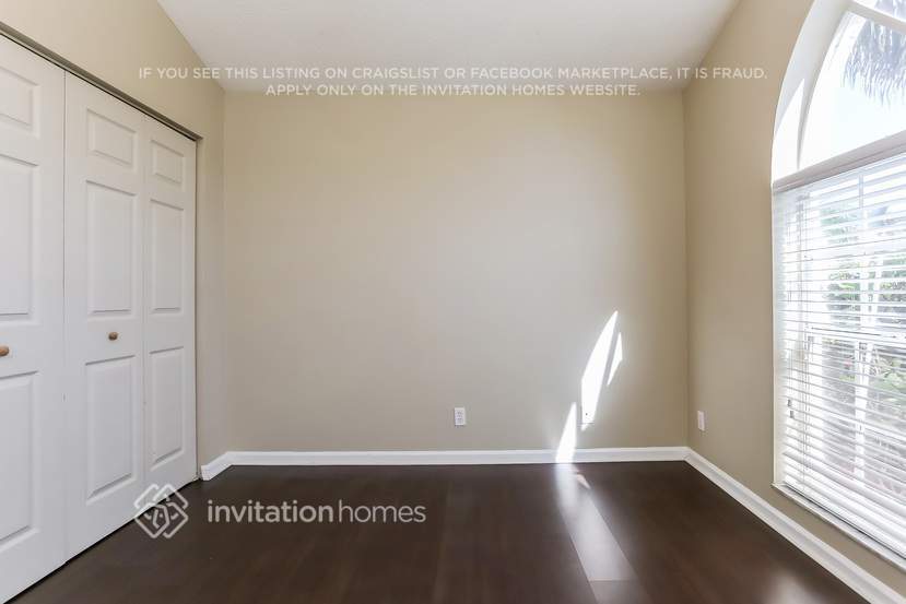 Building Photo - 1369 Fairfax Cir E