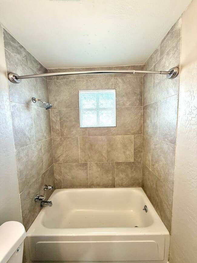 Building Photo - Charming Newly Updated 1 Bed / 1 Bath in the Heart of Kingman- Available Now!