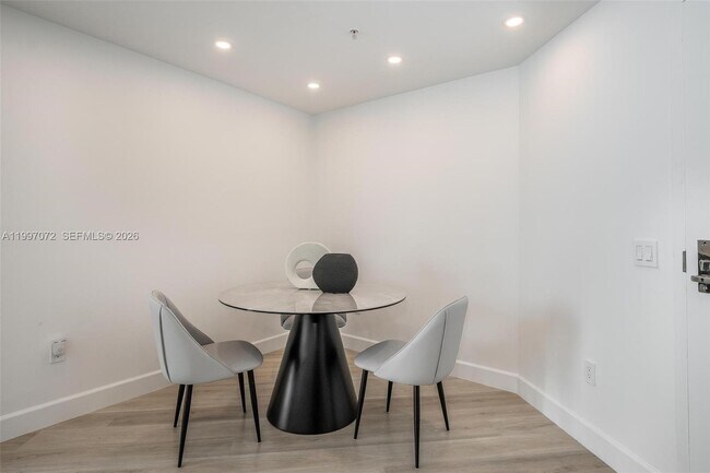 Building Photo - 300 S Biscayne Blvd