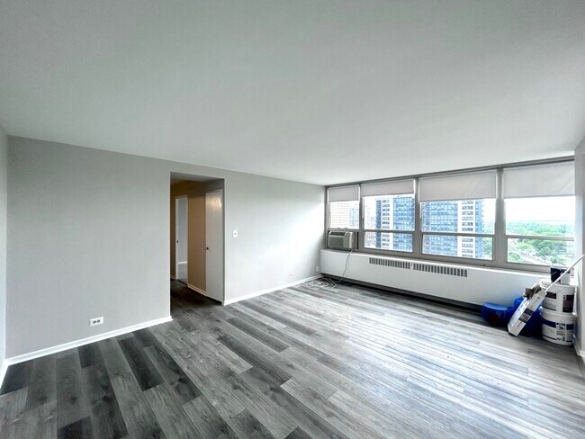 Building Photo - 3950 N Lake Shore Dr