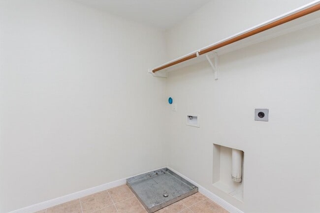 Building Photo - 914 Canyon Hill Ln