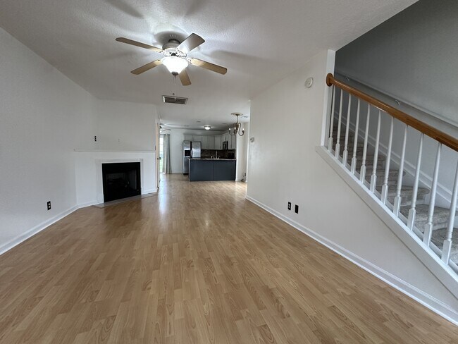 Building Photo - 122 Alexander Blvd