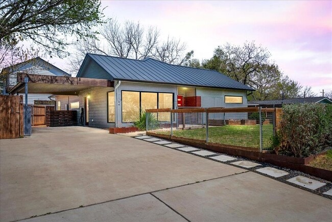 Building Photo - 702 Philco Dr