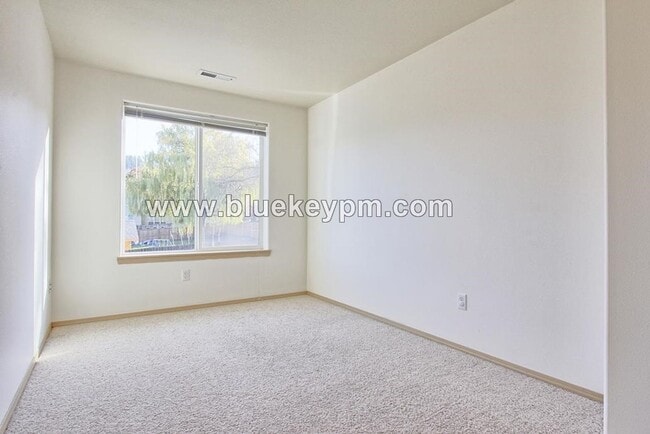 Building Photo - 3807 NW Fletcher Ct