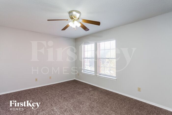 Building Photo - 322 Benetton Dr