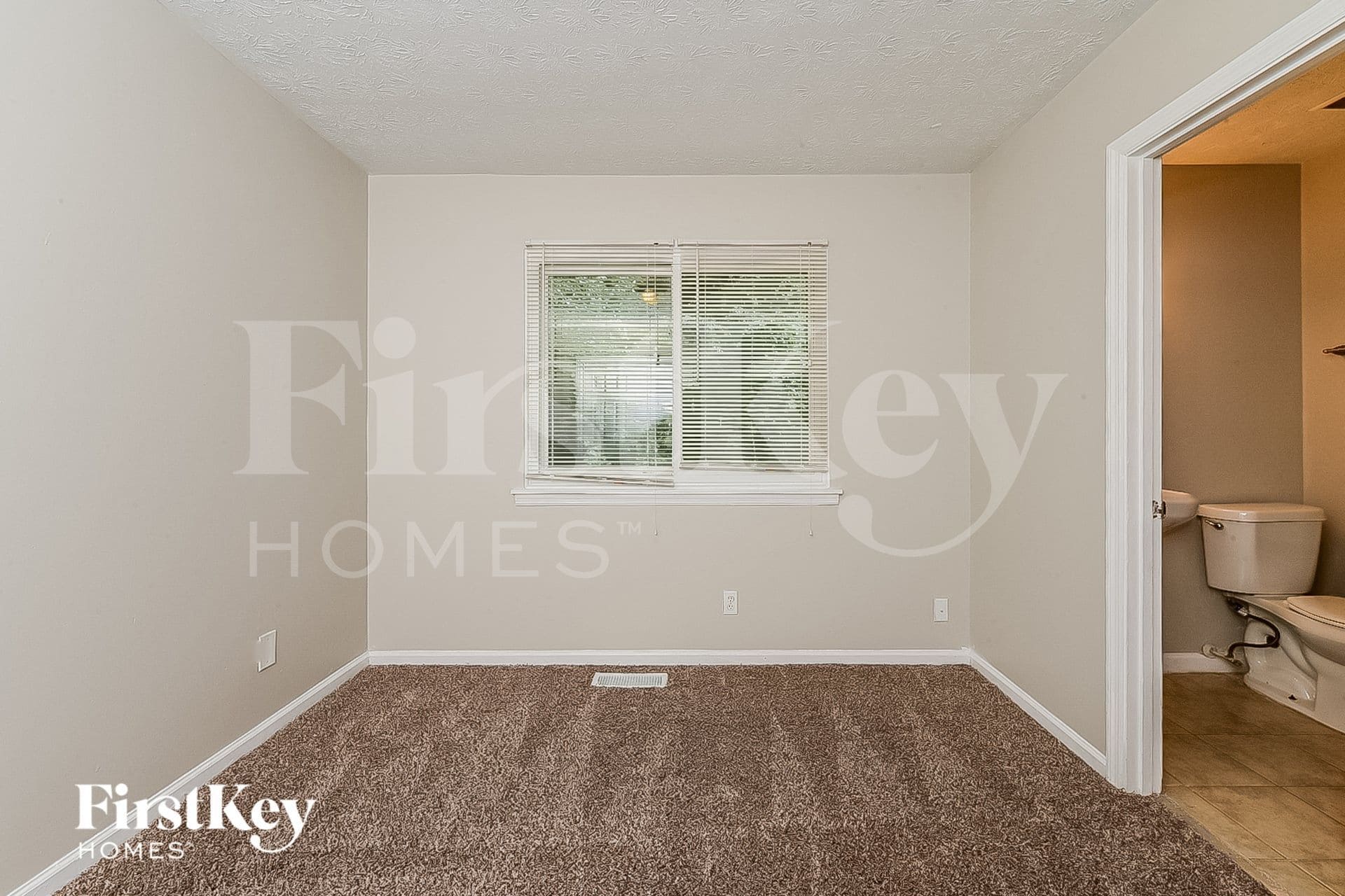 Building Photo - 9075 Gatewood Dr