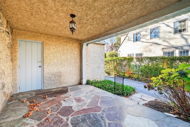 Building Photo - 5 Seymour Pl