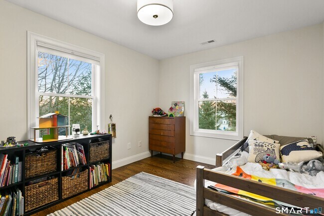 Building Photo - 210 High Ridge Ave