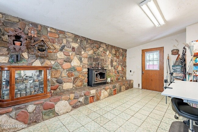 Building Photo - Eastside 3 Bedroom Brick Home