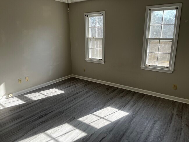 Building Photo - 150 Timber Valley Ln