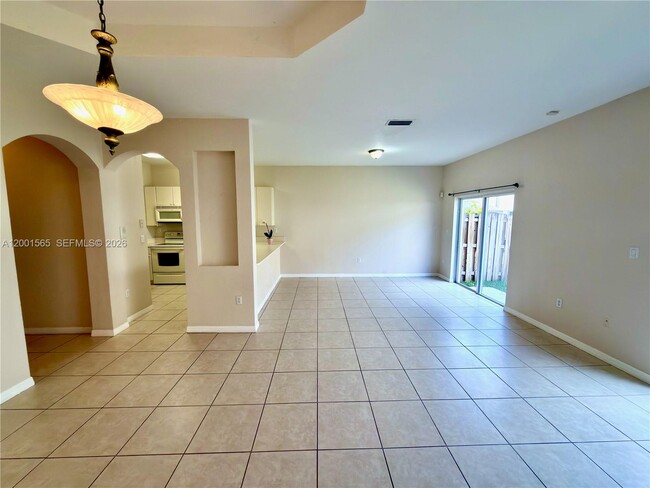 Building Photo - 14110 SW 51st Ct