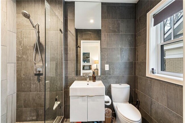 Building Photo - 212 Geneva St