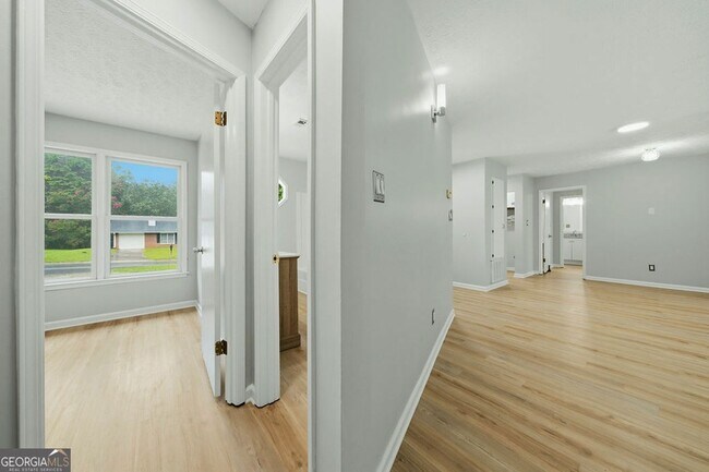 Building Photo - 210 Meadow Run