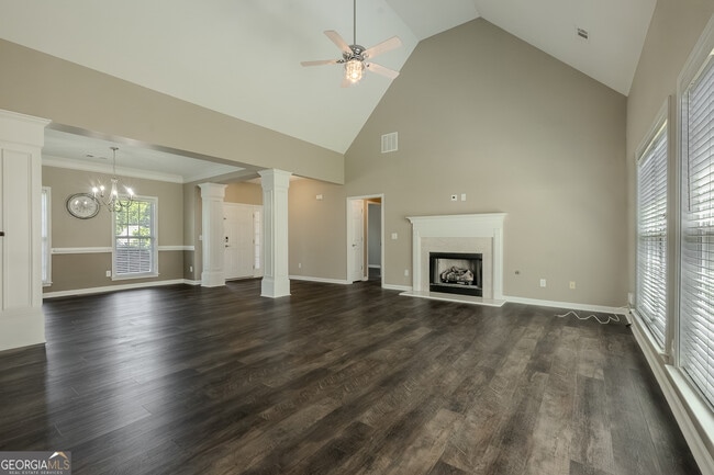 Building Photo - 120 Rosebay Ln